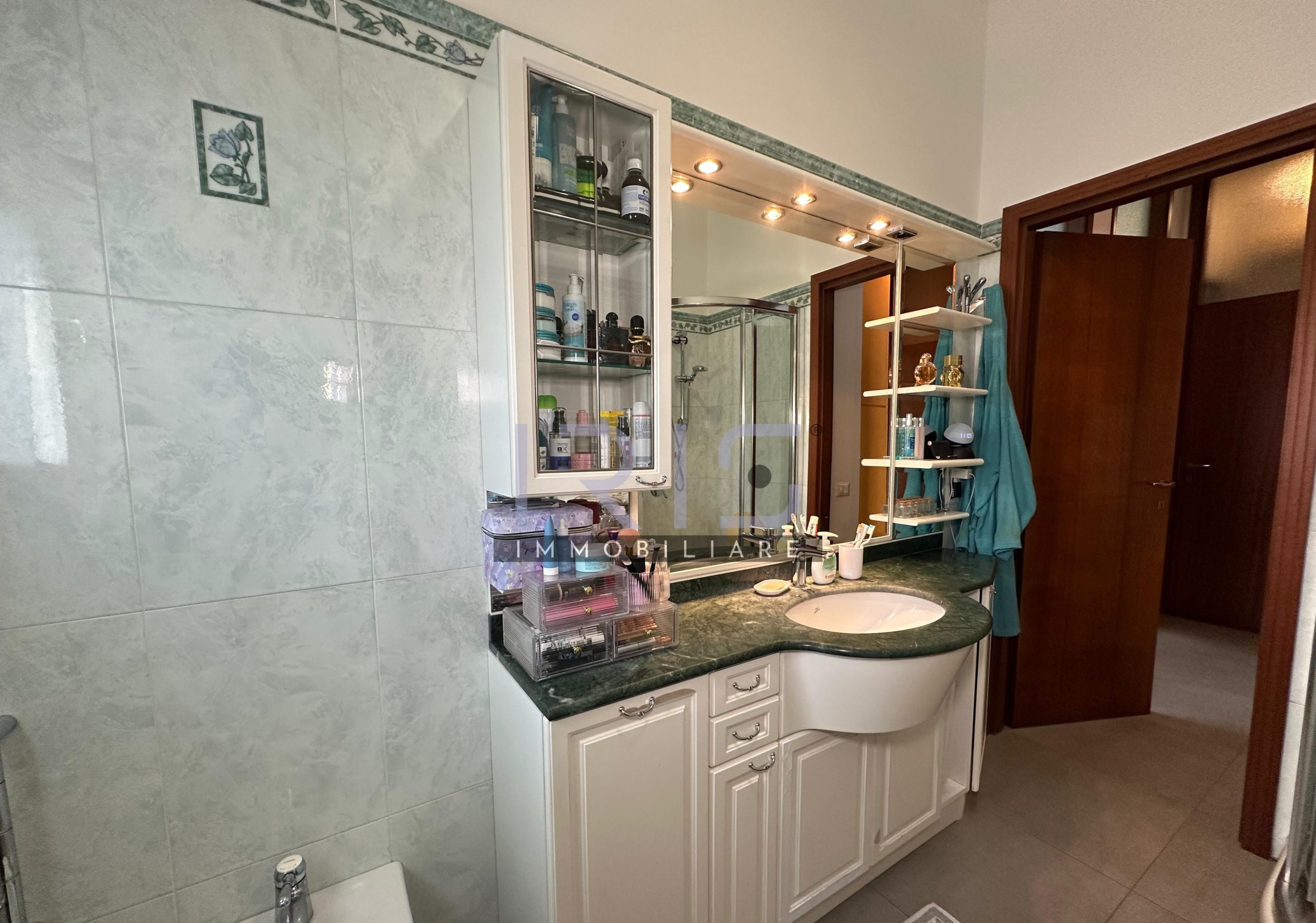 WhatsApp Image 2025-10-01 at 09.44.24 (1)