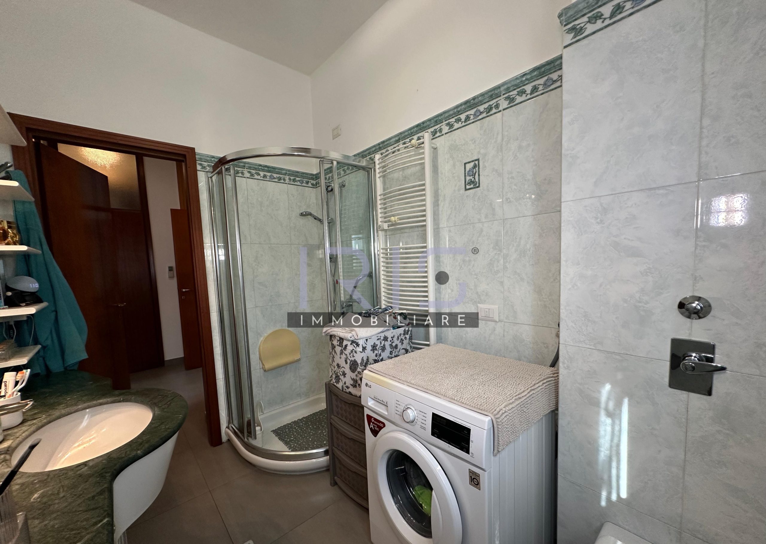 WhatsApp Image 2025-10-01 at 09.44.24