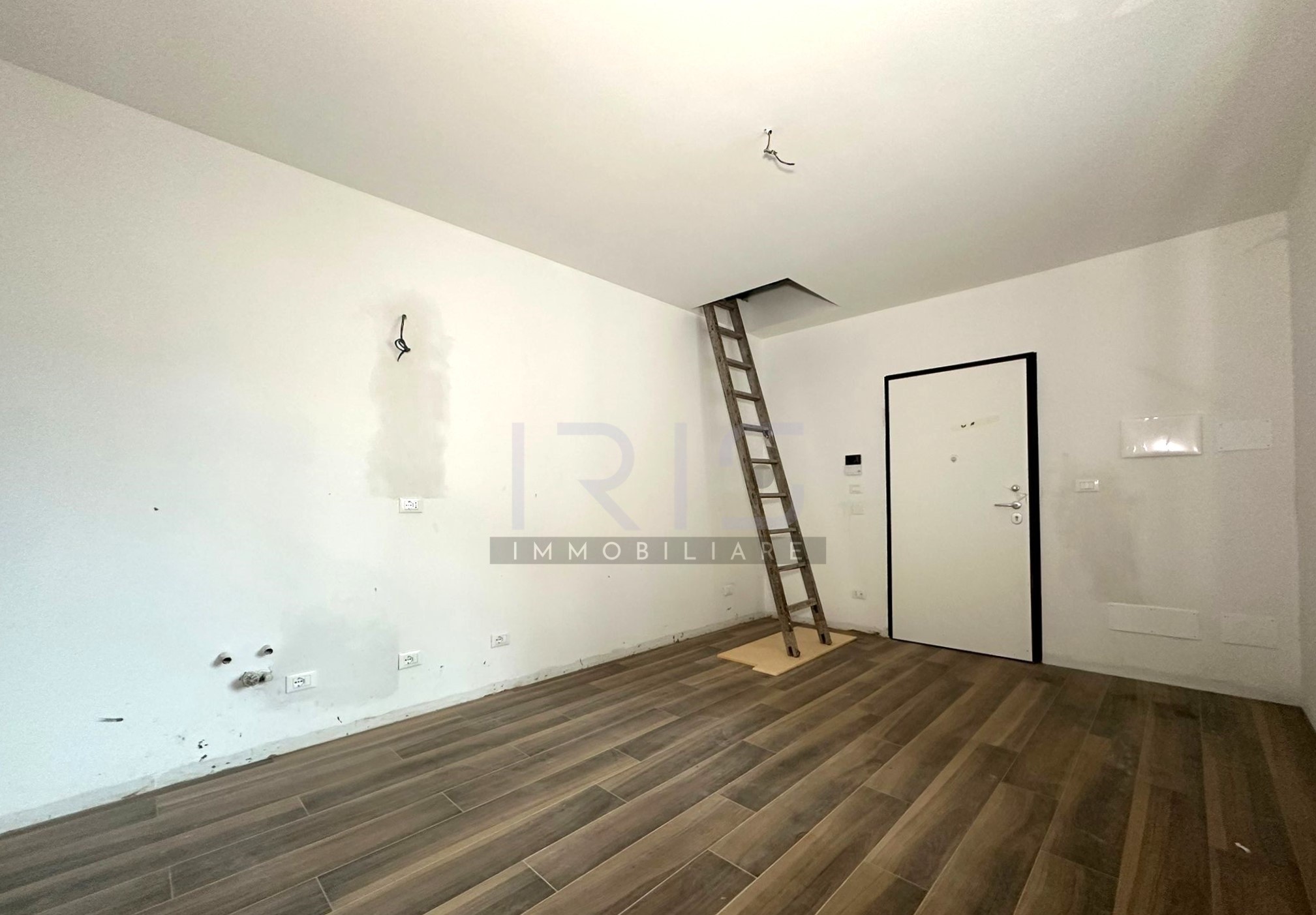 WhatsApp Image 2025-10-21 at 09.50.41 (1)