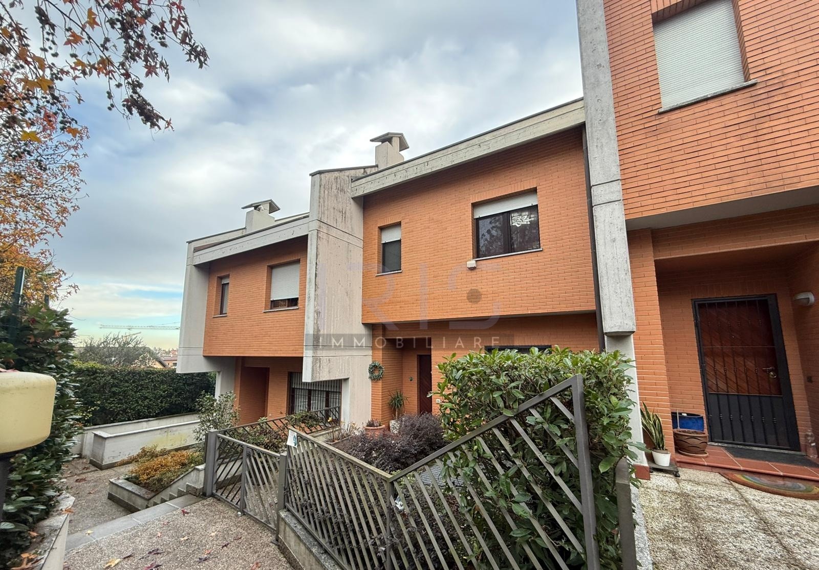 WhatsApp Image 2025-11-17 at 17.00.52 (2)