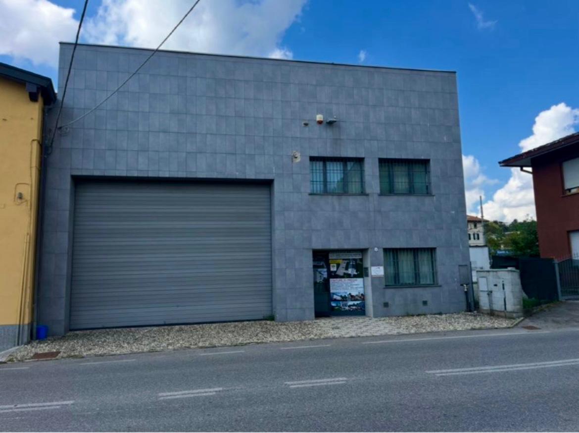 CAPANNONE CANTU' VIA G. MAMELI (2)